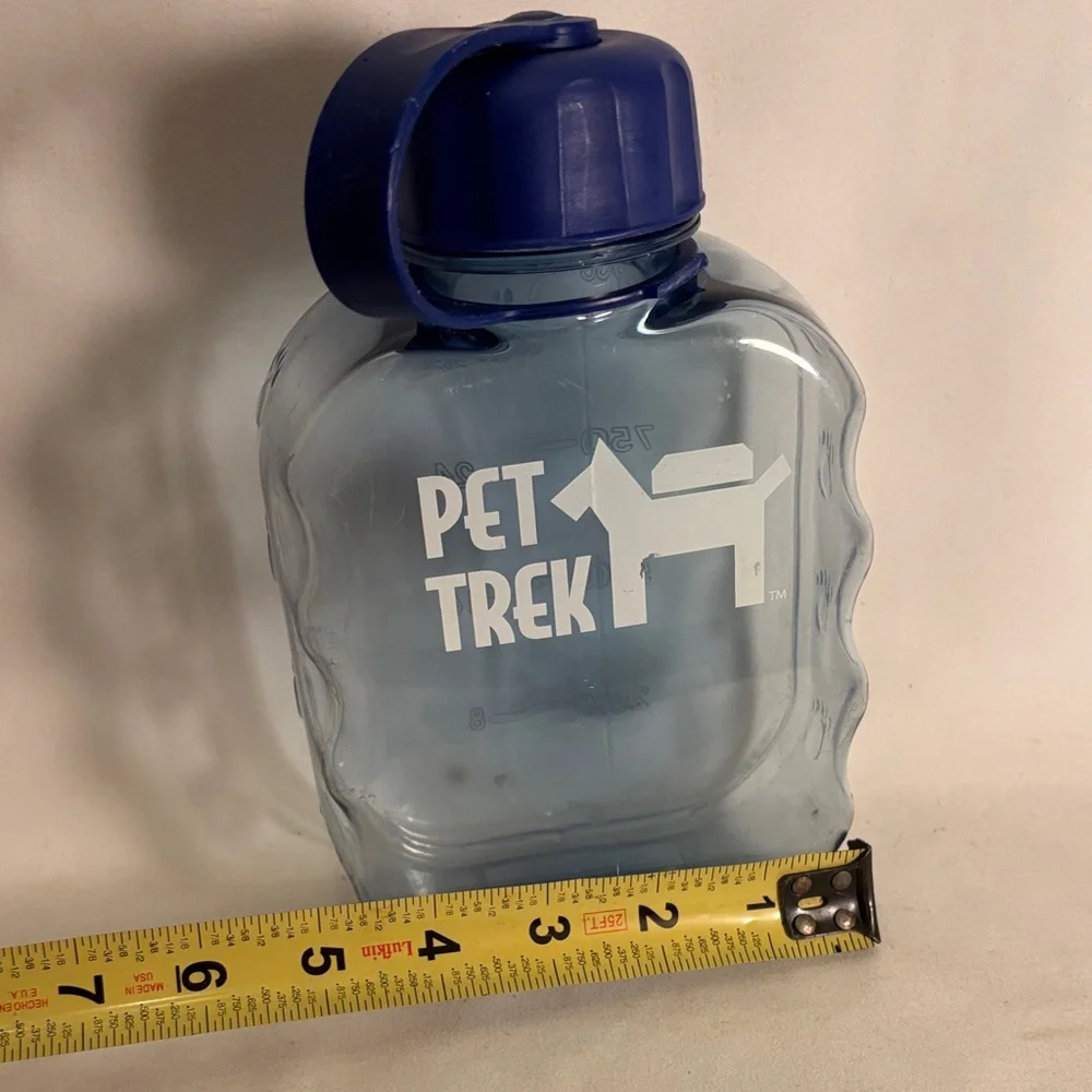 SLIGHTLY USED PET TREK PLASTIC WATER BOTTLE SCREW CAP 32 OZ